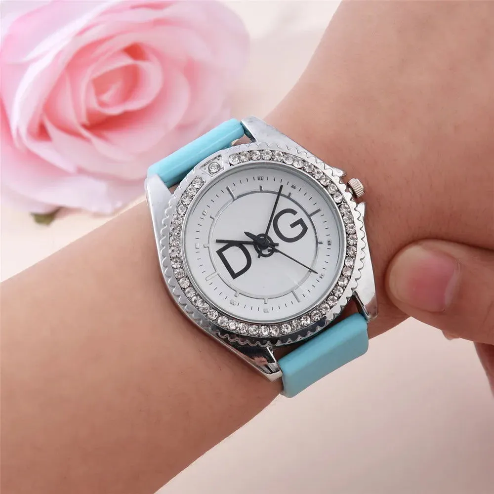 Luxury Brand DQG Women's Watch Leather Strap Rhinestone Inlay Dial Fashion Sport Quartz Watch for Women Gift Clock 2023